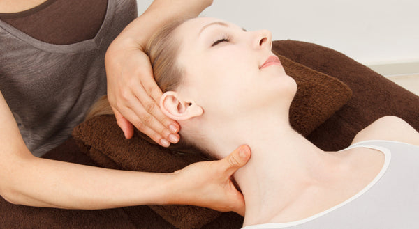 Shoulder Neck 30 Minute Massage With Herb Oil & Hot Stone